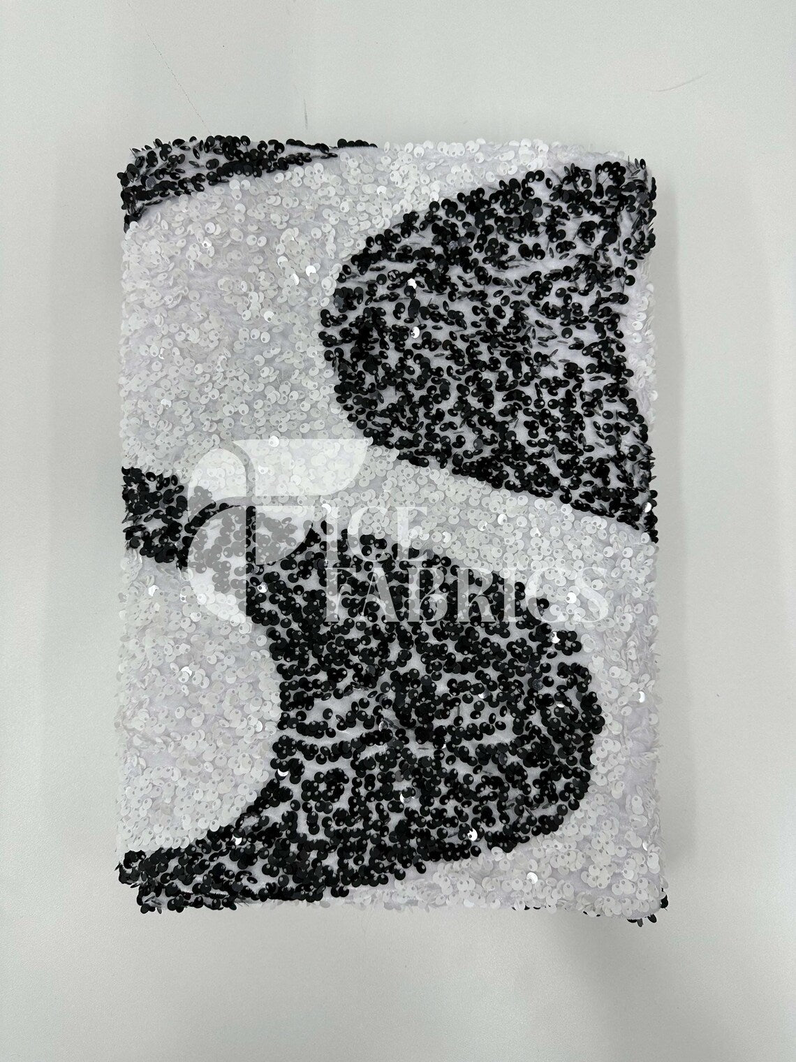 Velvet fabric with sequins